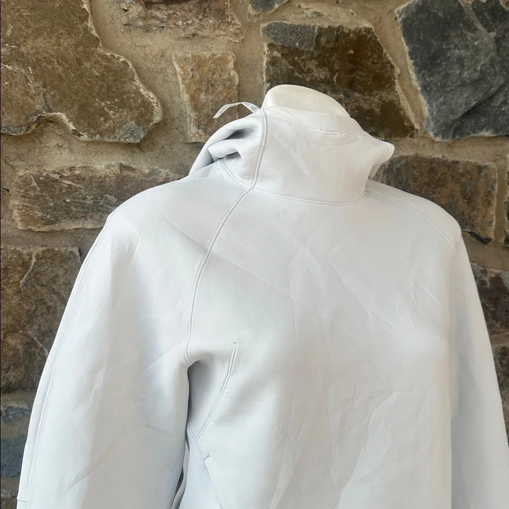 Lululemon Athletica AirWrap Pullover Hoodie in Alpine White Size 2